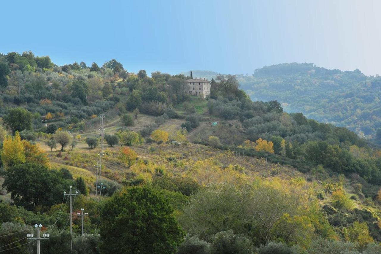 Agriturismo Il Poggio Degli Scoiattoli เปรูจา ภายนอก รูปภาพ