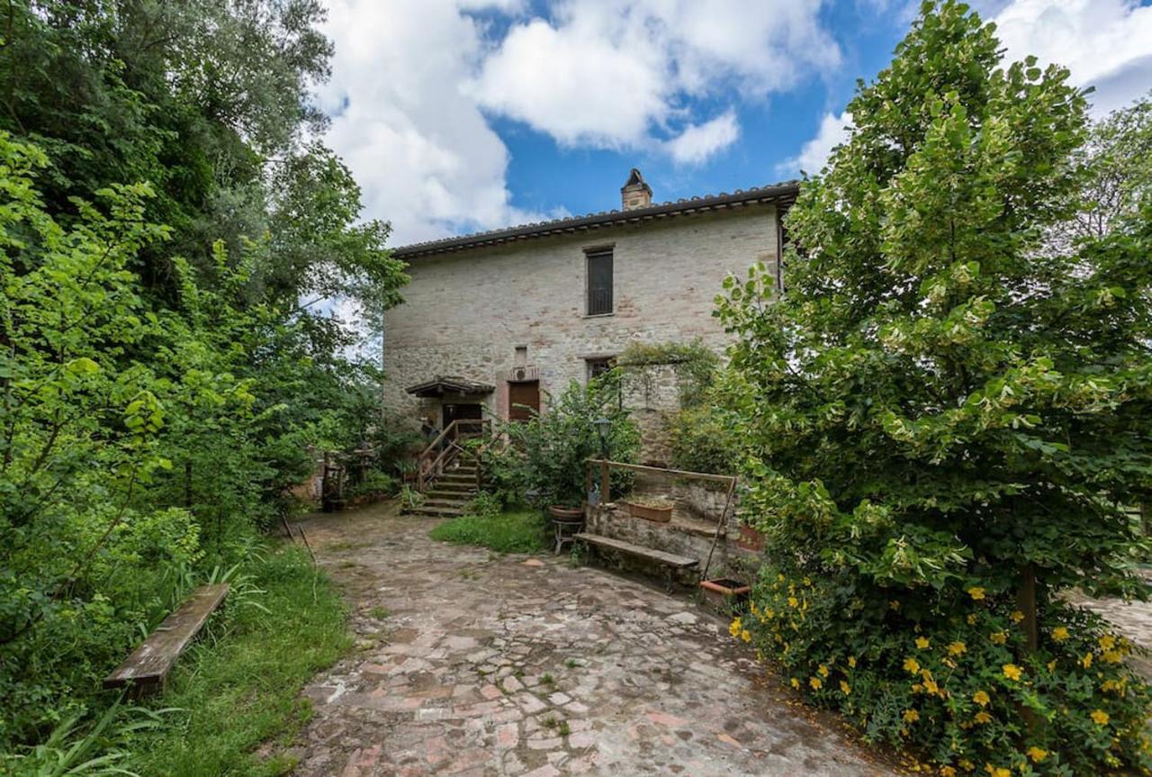 Agriturismo Il Poggio Degli Scoiattoli เปรูจา ภายนอก รูปภาพ