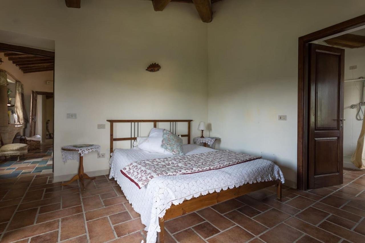 Agriturismo Il Poggio Degli Scoiattoli เปรูจา ภายนอก รูปภาพ