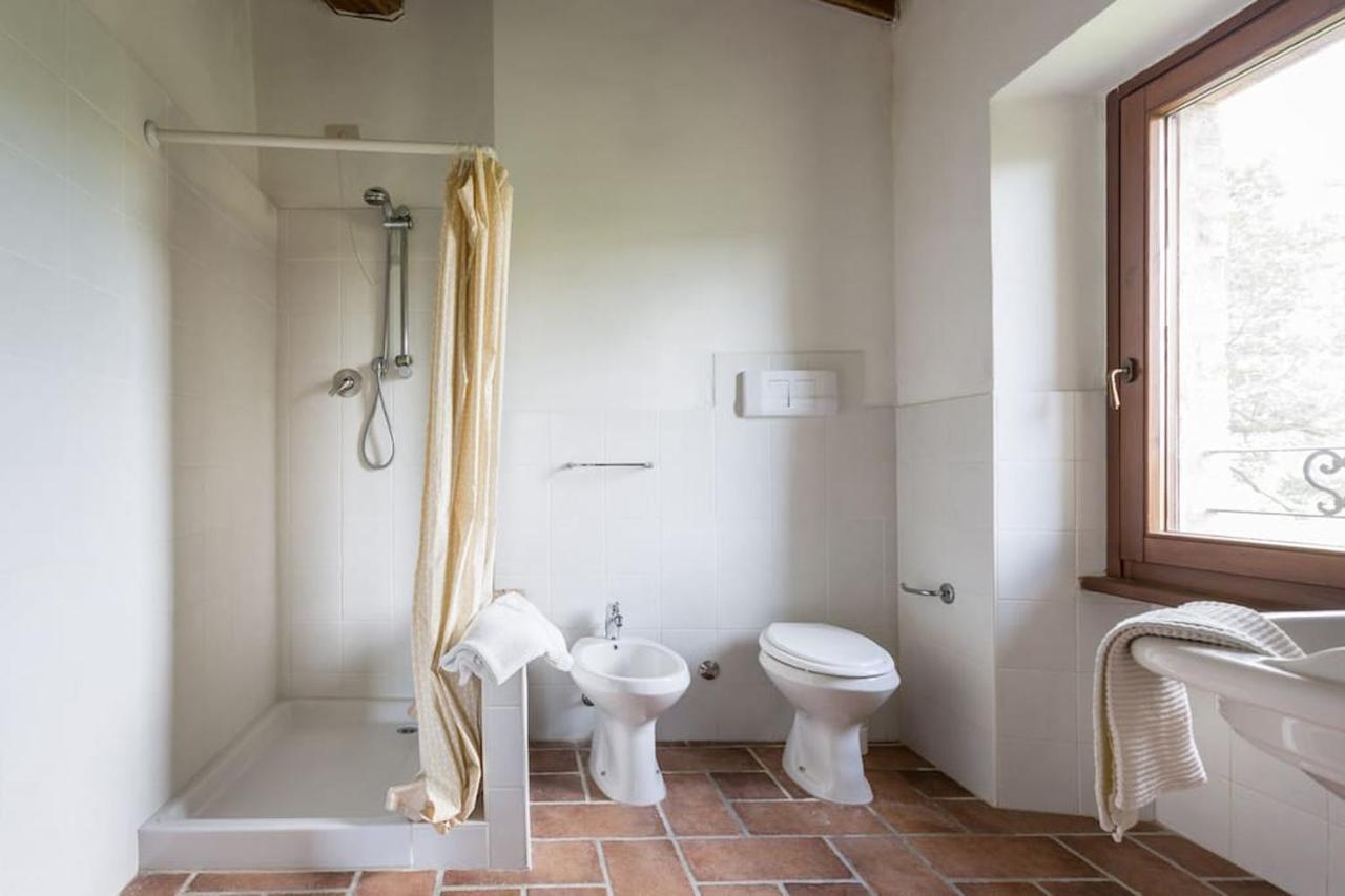 Agriturismo Il Poggio Degli Scoiattoli เปรูจา ภายนอก รูปภาพ