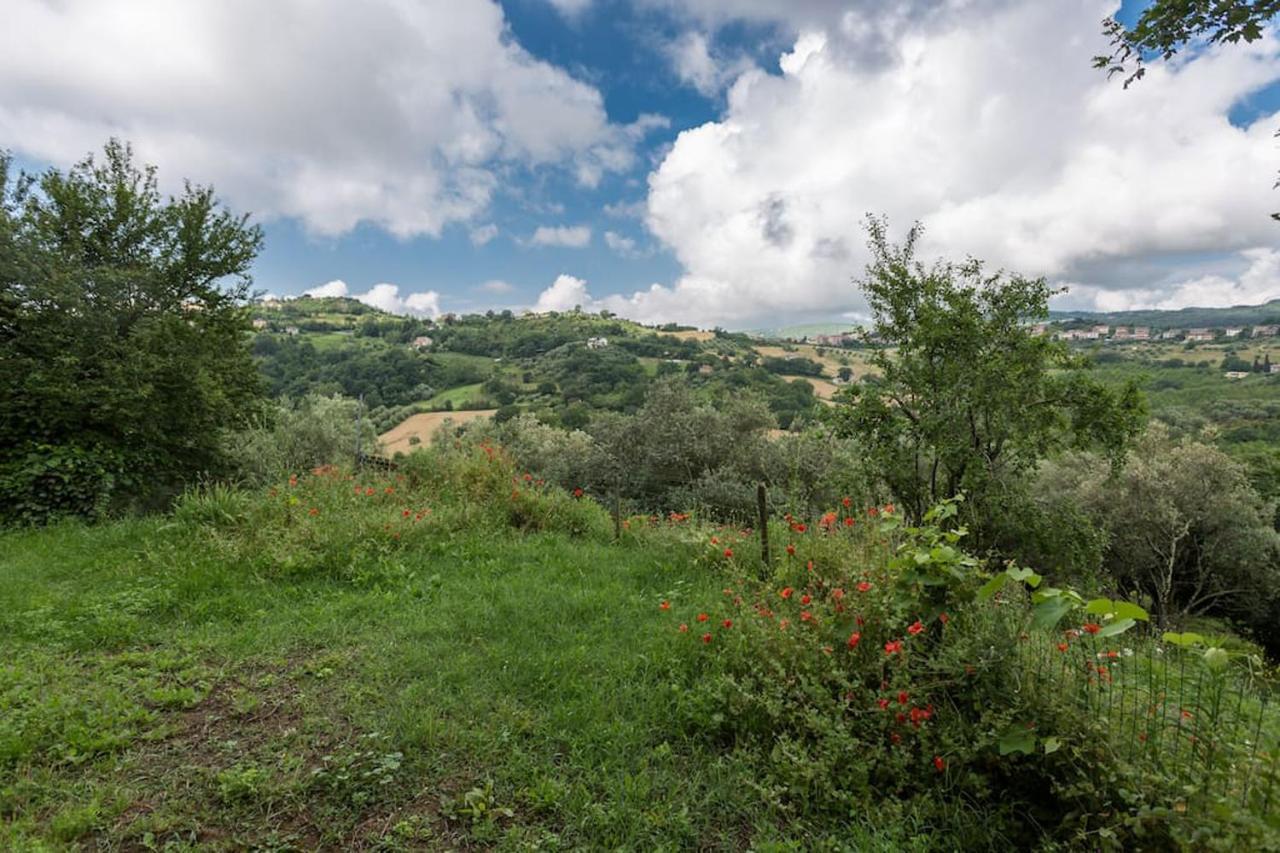 Agriturismo Il Poggio Degli Scoiattoli เปรูจา ภายนอก รูปภาพ