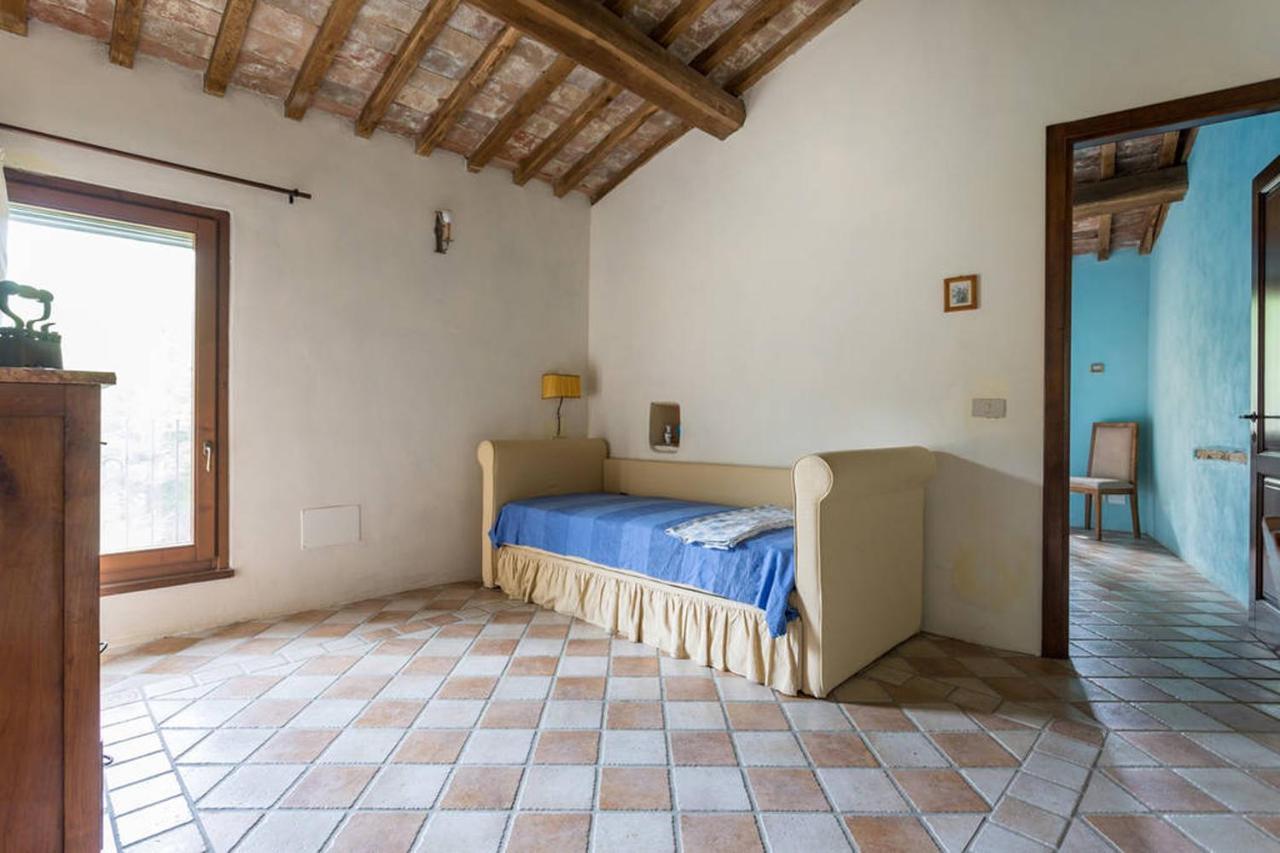 Agriturismo Il Poggio Degli Scoiattoli เปรูจา ภายนอก รูปภาพ