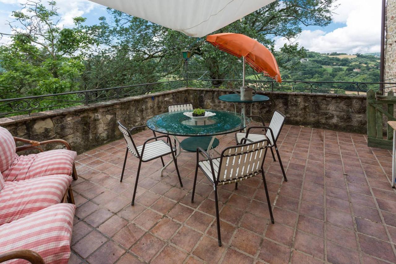 Agriturismo Il Poggio Degli Scoiattoli เปรูจา ภายนอก รูปภาพ